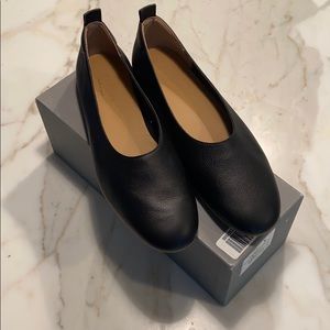Everlane The Day Glove black flat, size 9